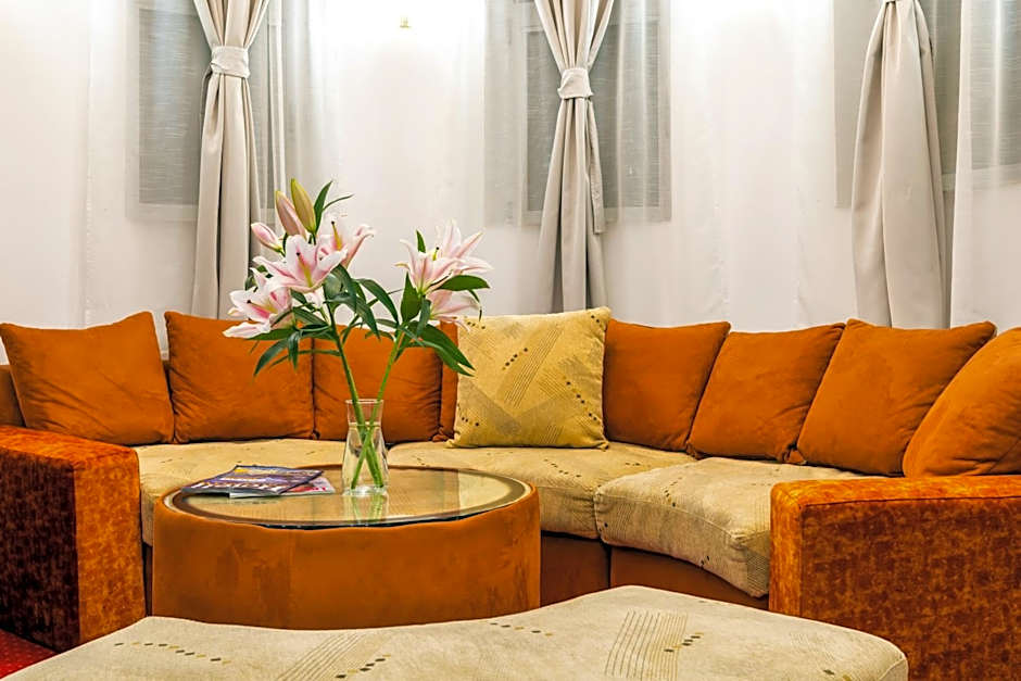 Garni Hotel Royal Crown