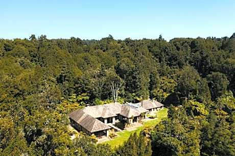 Treetops Lodge & Estate