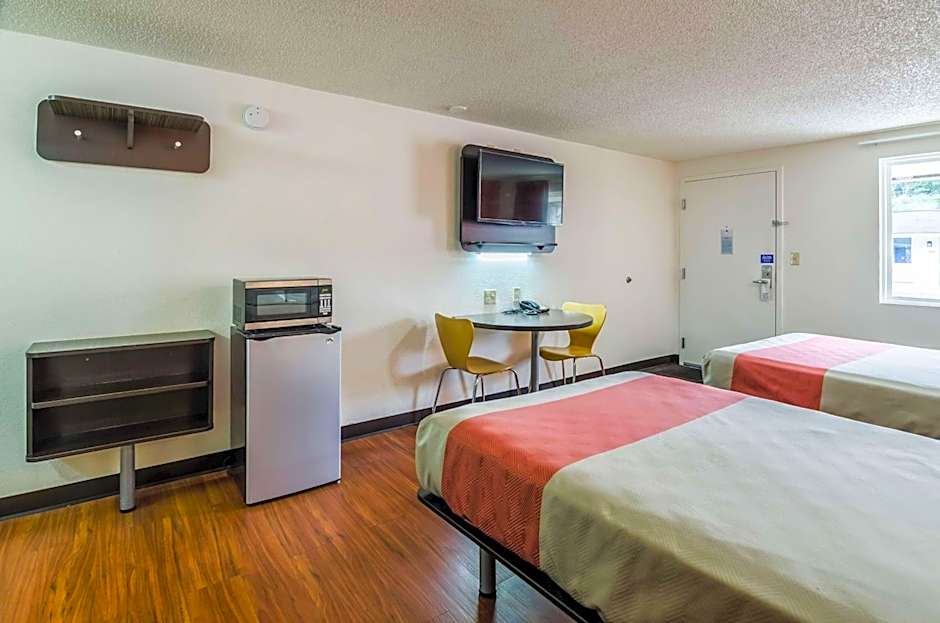 Motel 6-Troutville, VA