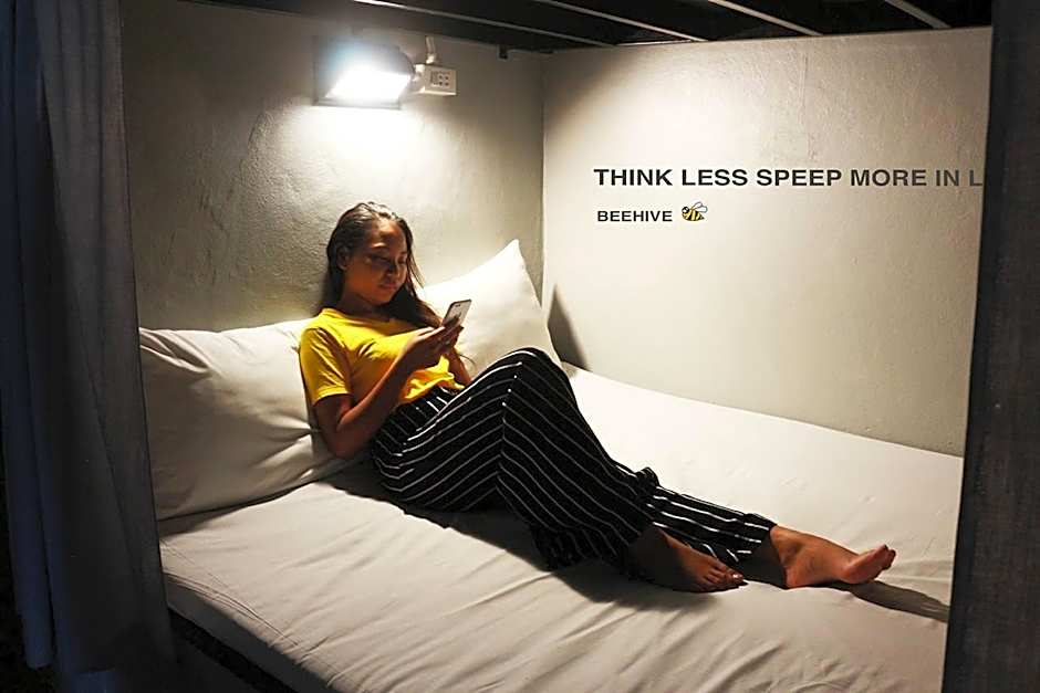 Beehive Phuket Oldtown Hostel