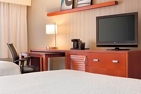 King Room with Sofa Bed - Hearing Accessible