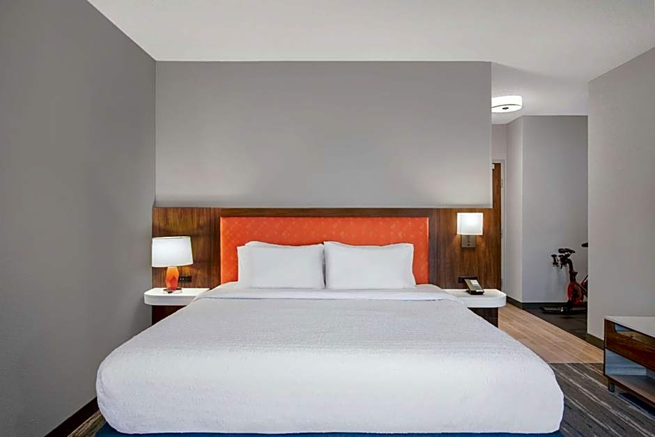 Hampton Inn By Hilton & Suites Muncie