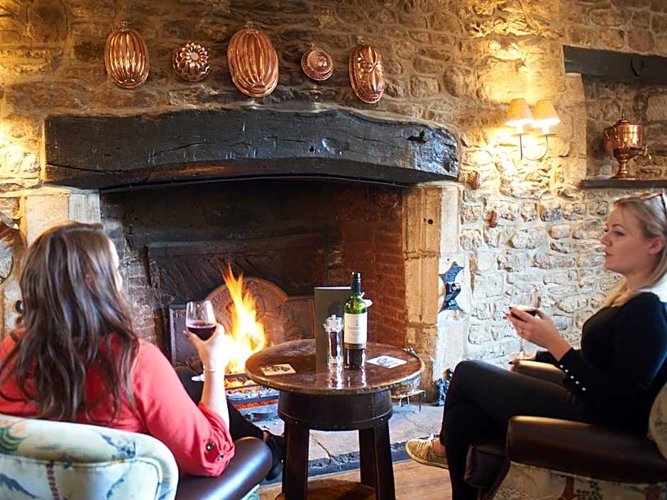 Bear and Ragged Staff