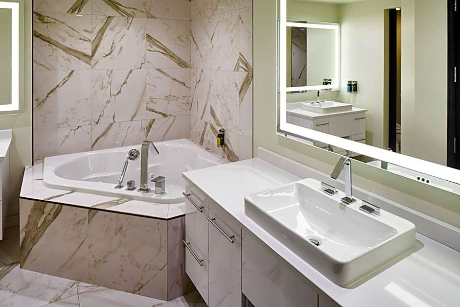 The Davenport Grand, Autograph Collection by Marriott