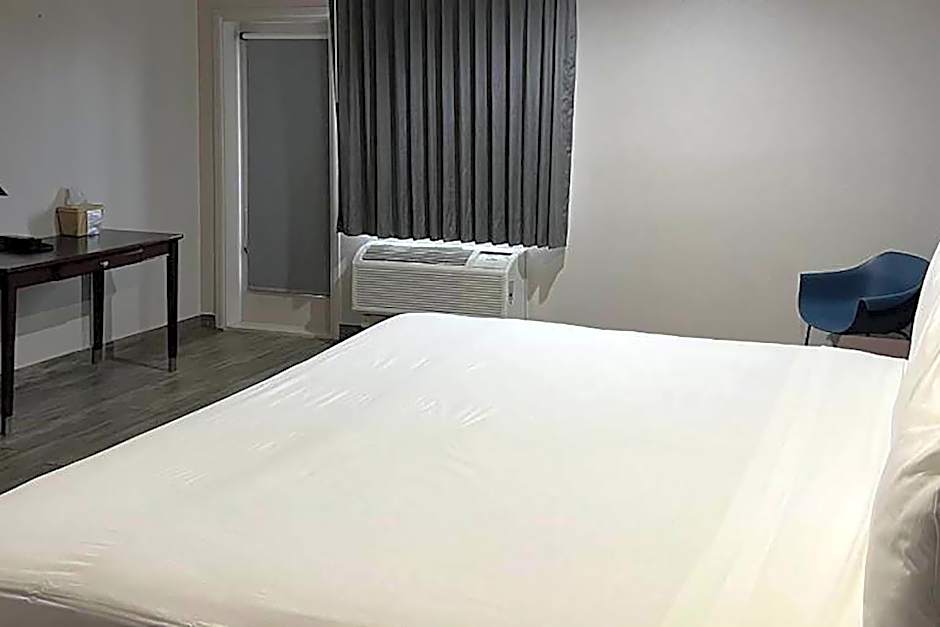 Super 8 by Wyndham Mesa Downtown Near Convention Center