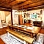 Historic Home Family Friendly Close to Seawall