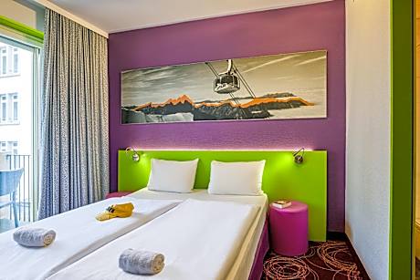 Standard Room with 1 Queensize Bed
