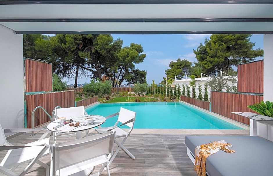 Lagomandra Luxury Suites with Private Pools