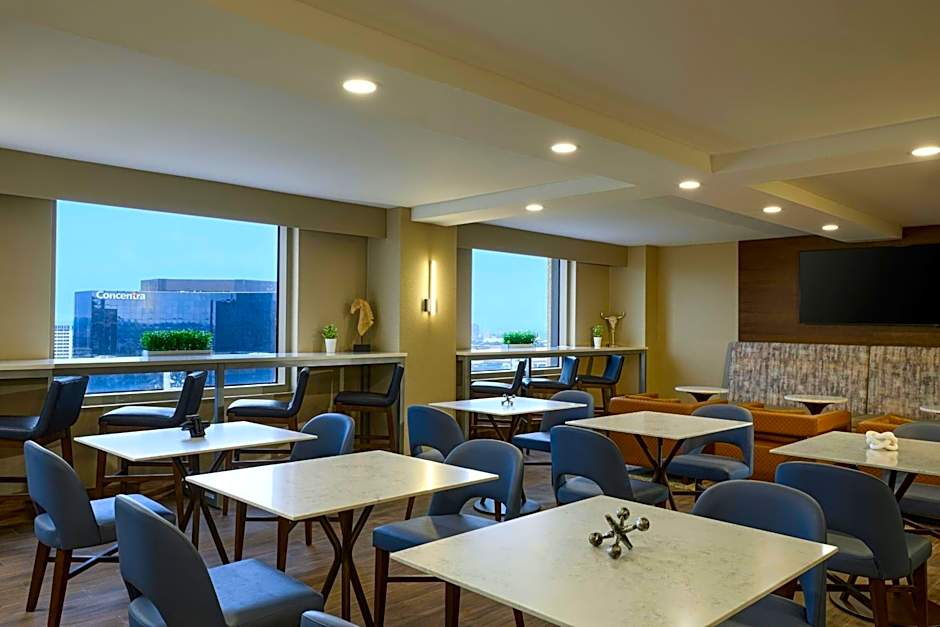 Renaissance by Marriott Dallas Addison Hotel