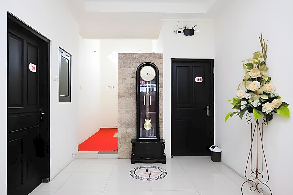 Reddoorz Syariah near Solo Square Mall