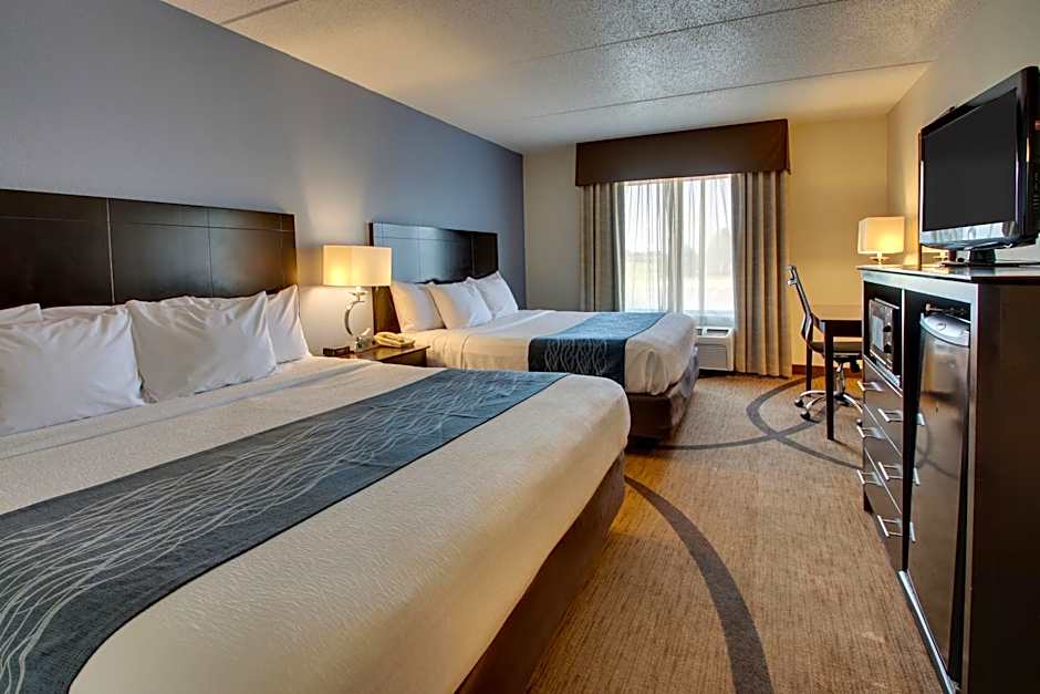 Greenfield Inn & Suites Owensboro, KY Airport