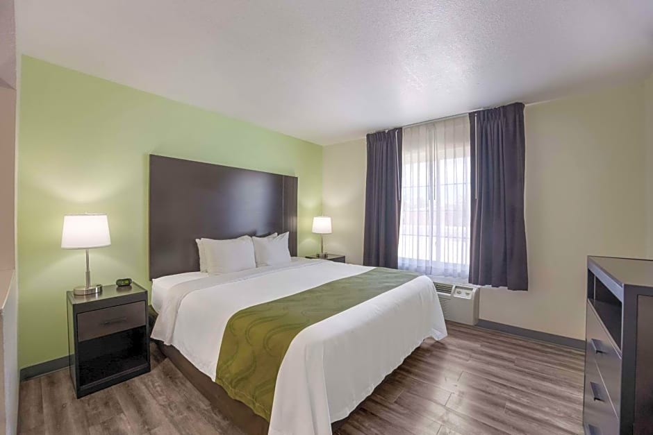 Quality Inn & Suites Clayton, NM