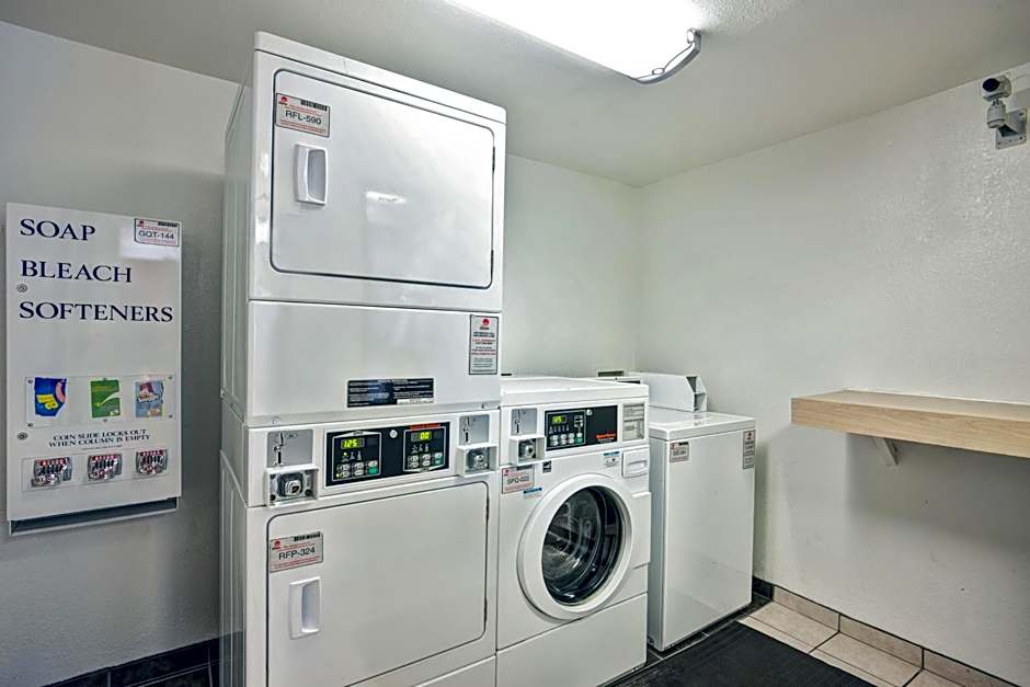 Travelodge by Wyndham Fayetteville