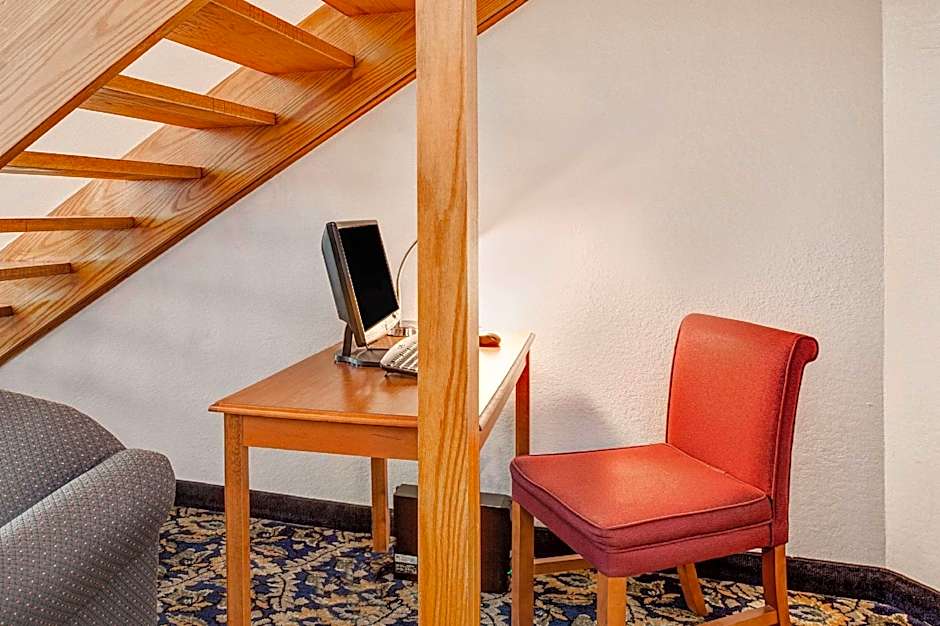 Super 8 by Wyndham Mahwah