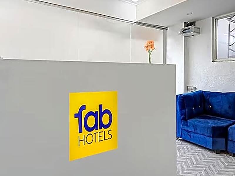 FabHotel Red Velvet Inn & Suites