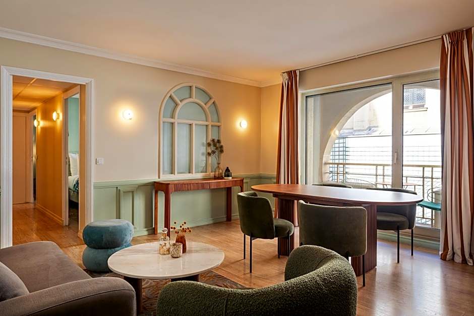 Royal Garden Champs Elysees