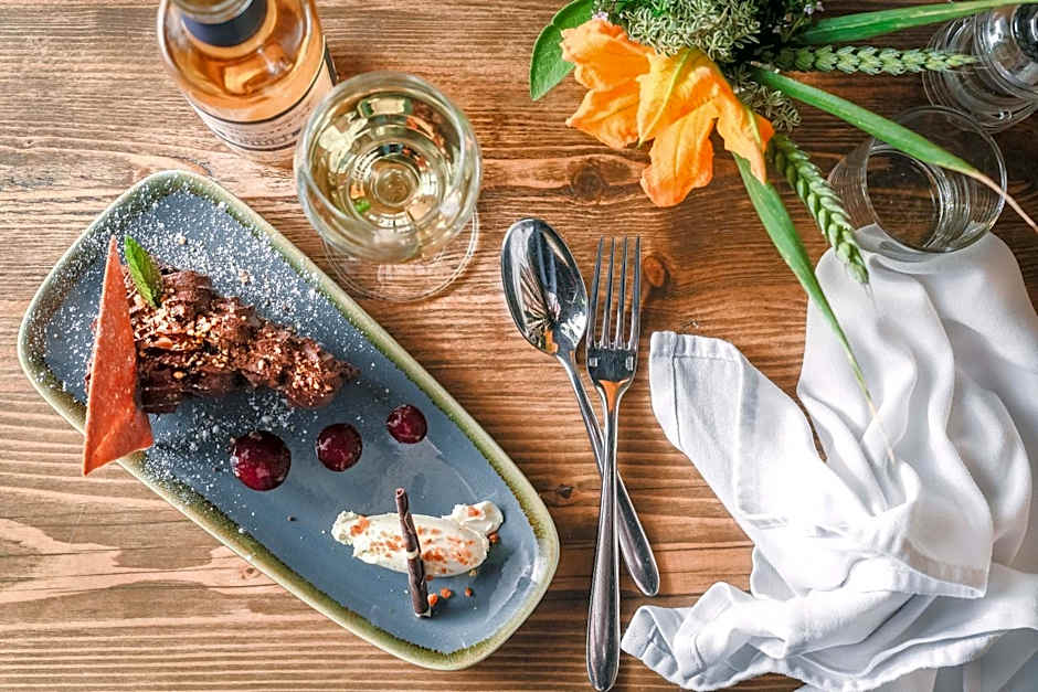 Meikleour Arms Hotel & Restaurant