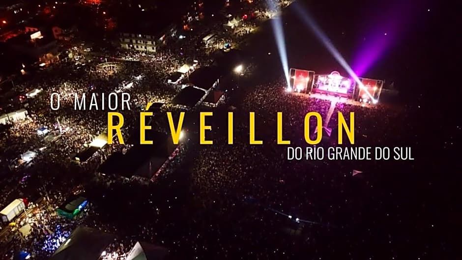 KITNET S2 em TORRES-RS - Na mais bela praia Gaúcha - Cozinha - Banheiro - Ar condicionado - TV smart 32' - Wi-Fi - Estacionamento - Anfitriã Superhost no BnB