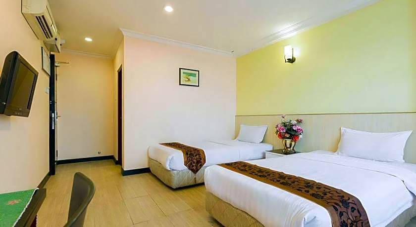Adel Hotel
