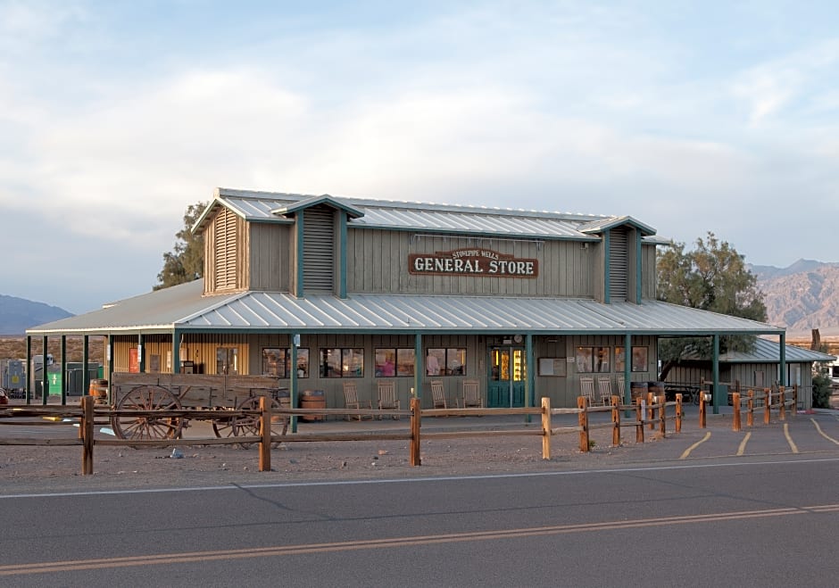 Stovepipe Wells Village