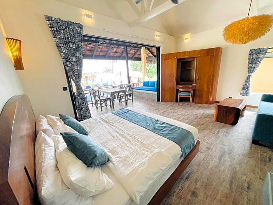 Photo 1 of 14 of Villa, Sea View