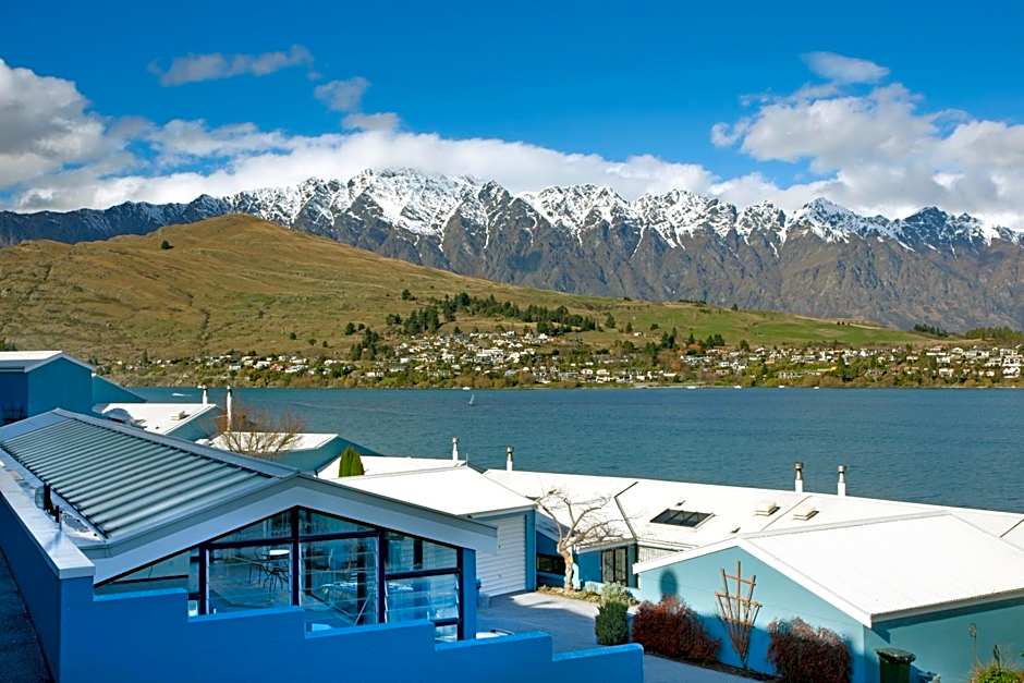 Spinnaker Bay Apartments