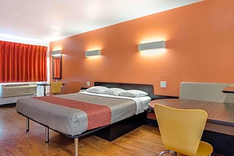 Deluxe Quadruple Room - Non-Smoking