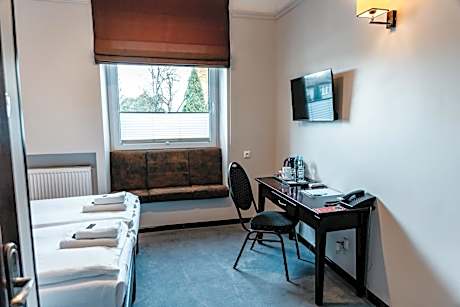 Economy Double Room***