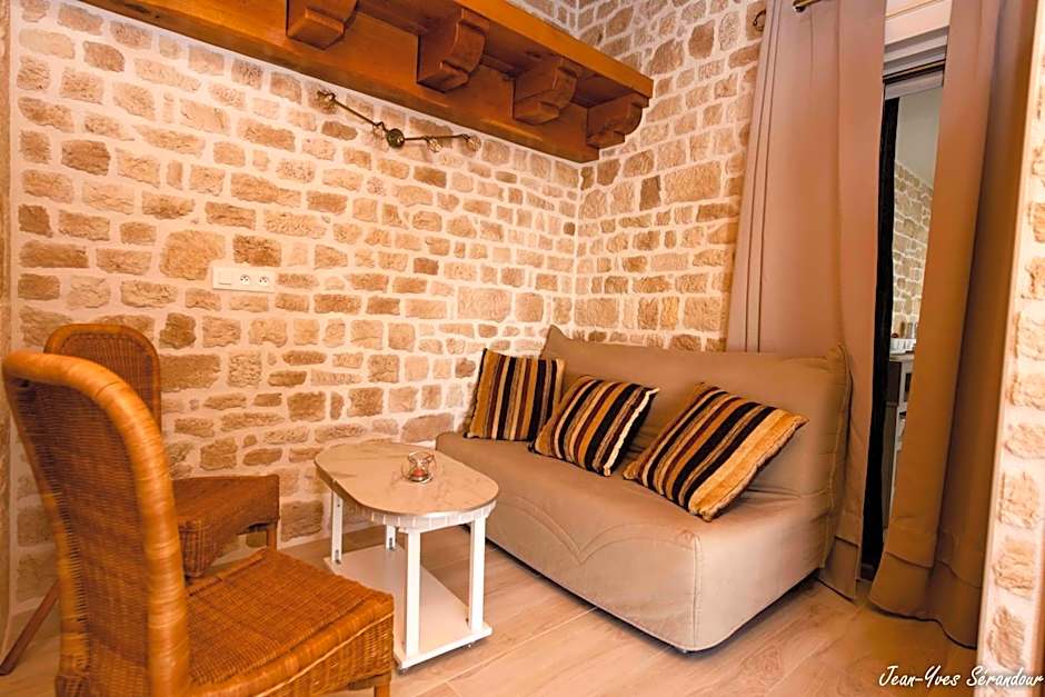 Le Mas des Mathes, Chambres d'hôtes, Studios
