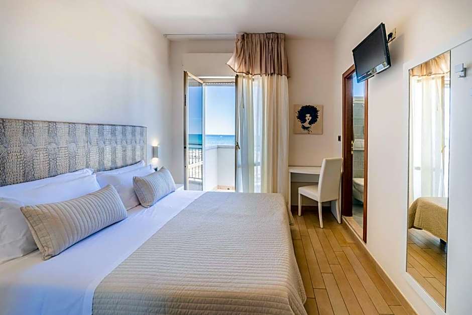 Hotel Soraya - Spiaggia Sawasdee with Beach & Parking