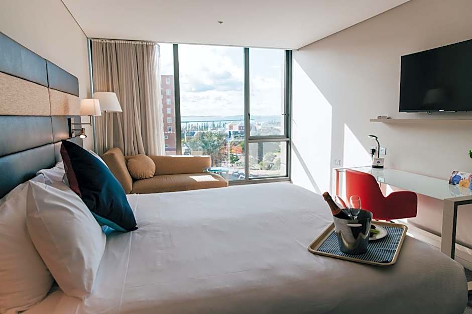 Novotel Newcastle Beach