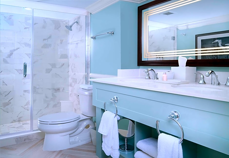 Foto 1 daripada 5 — Premium 2 Queen Beds, Beachfront