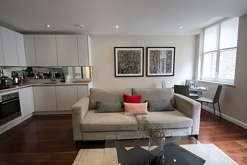 One Bedroom Serviced Apartment in Holborn, Chancery Lane
