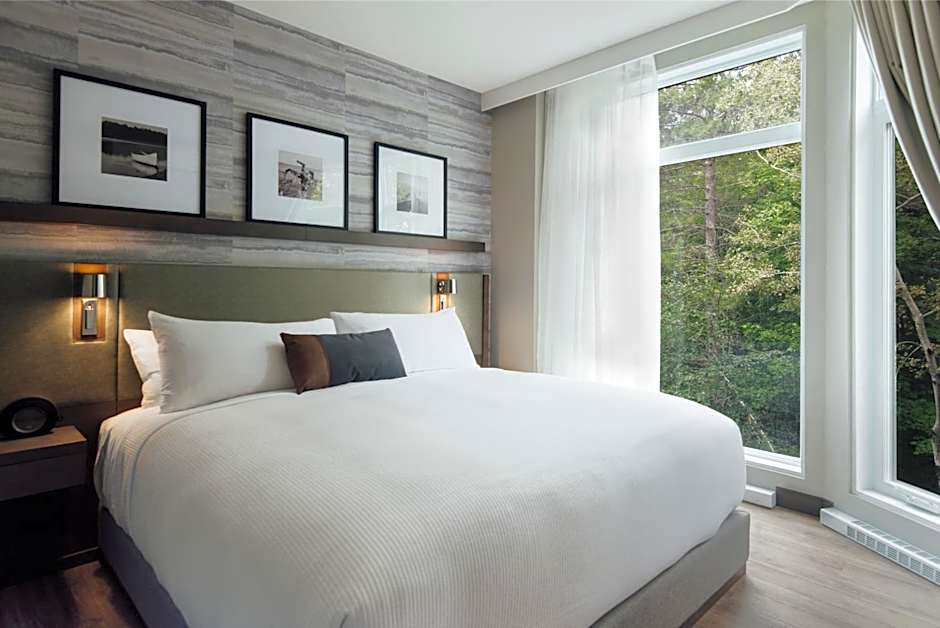 Entourage sur-le-Lac