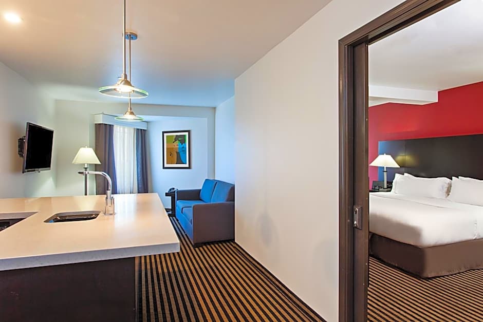 Holiday Inn Express Hollywood Walk of Fame By IHG