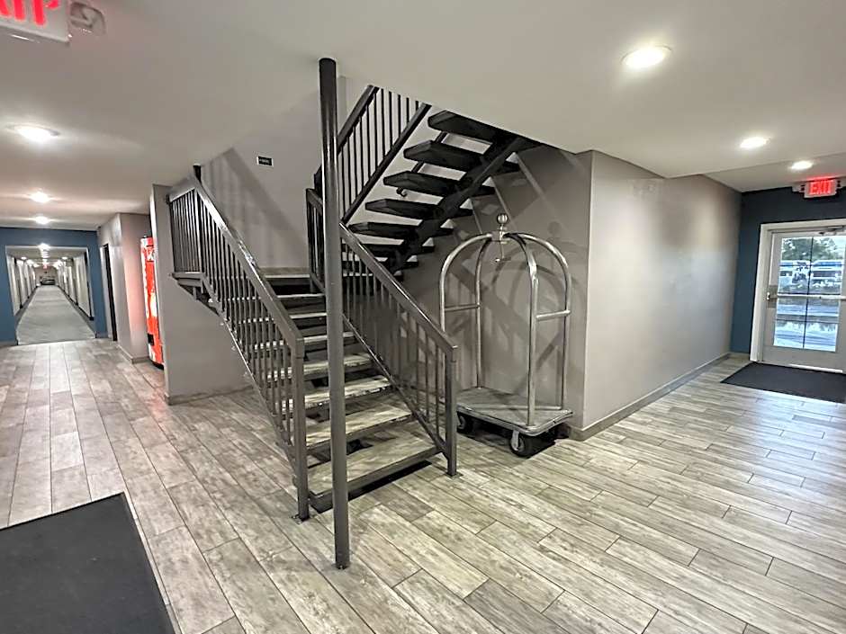 Super 8 by Wyndham Mesa Downtown Near Convention Center