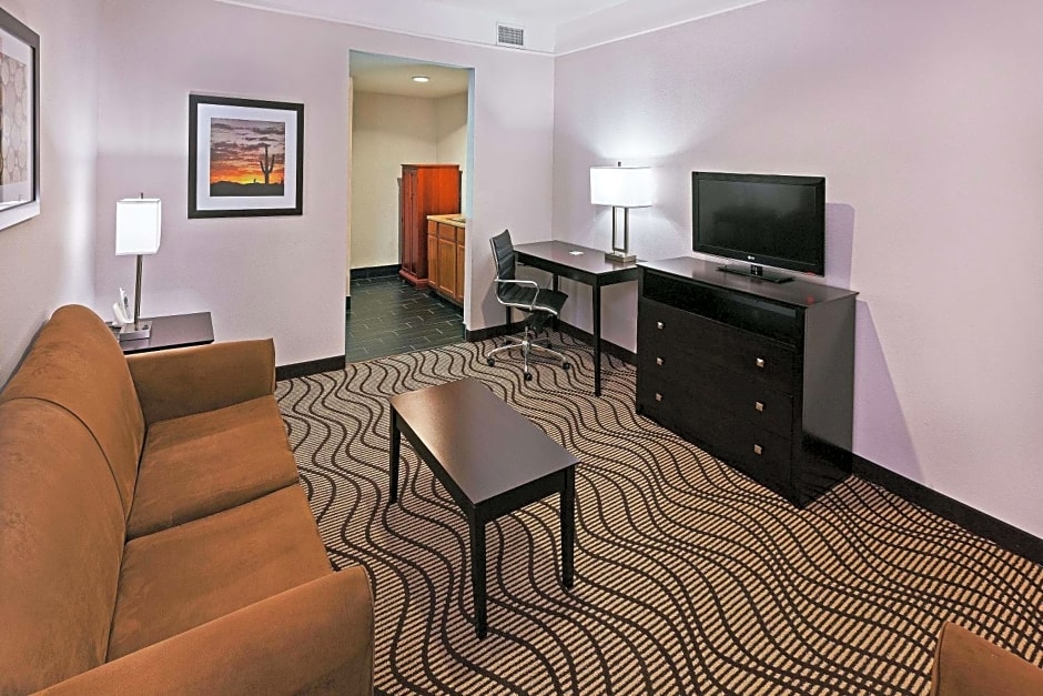 La Quinta Inn & Suites by Wyndham Pasadena