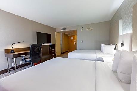 Queen Room with Two Queen Beds - High Floor