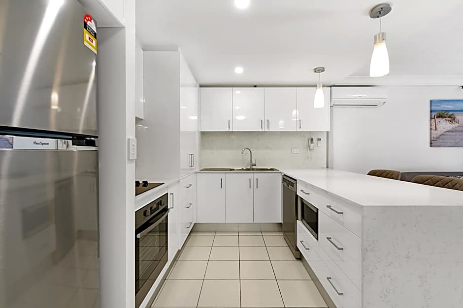 Surfers Century Oceanside Apartments