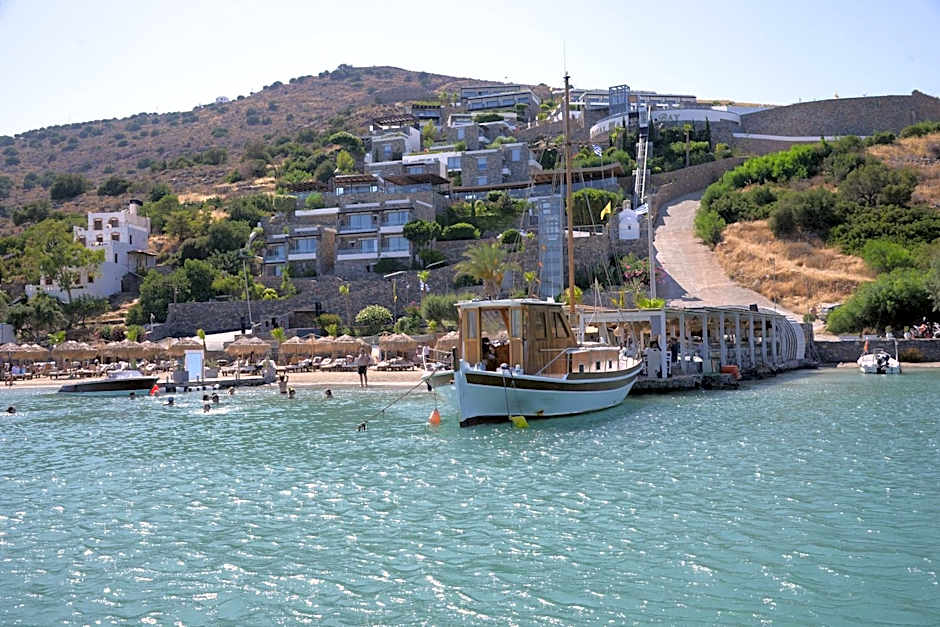 Royal Marmin Bay Boutique & Art Hotel