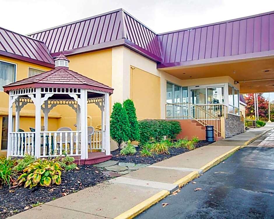 Quality Inn & Suites Syracuse Fairgrounds