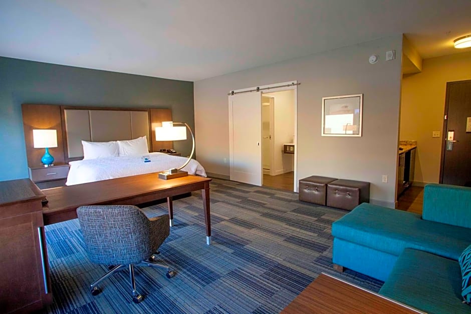 Hampton Inn and Suites by Hilton Downtown St Paul MN