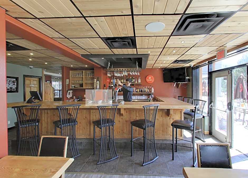 Days Inn by Wyndham Golden