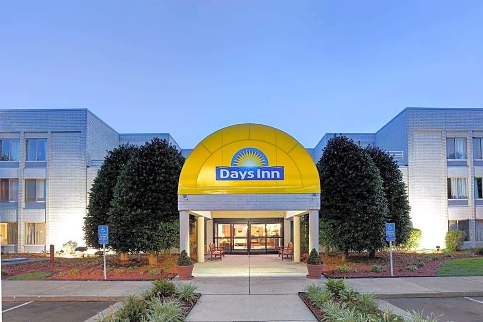 Days Inn by Wyndham Newport News City Center Oyster Point