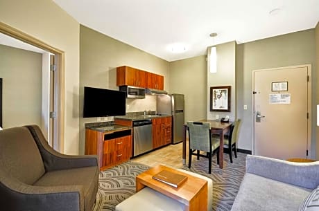 1 King Bed 1 Bedroom Suite Nonsmoking