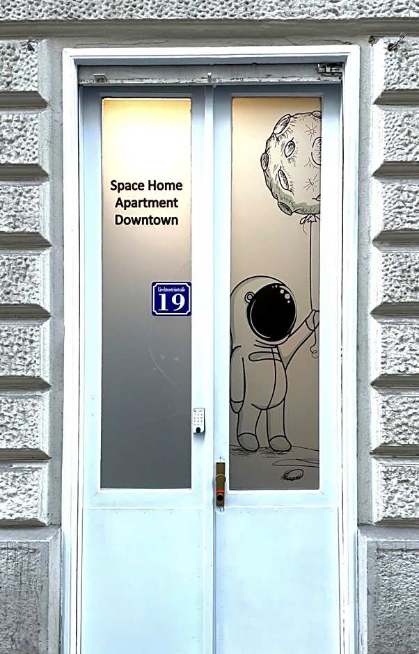 Space Home Apartment - Downtown