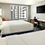Courtyard by Marriott Chicago Downtown/River North
