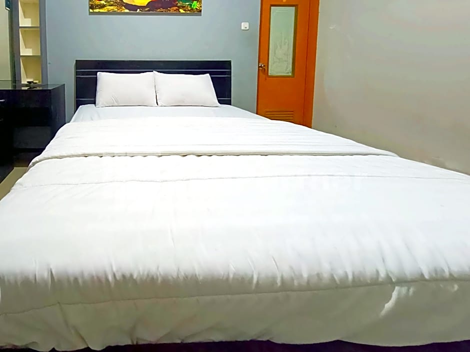 D'Waru Homestay Syariah near Jl Slamet Riyadi Mitra RedDoorz