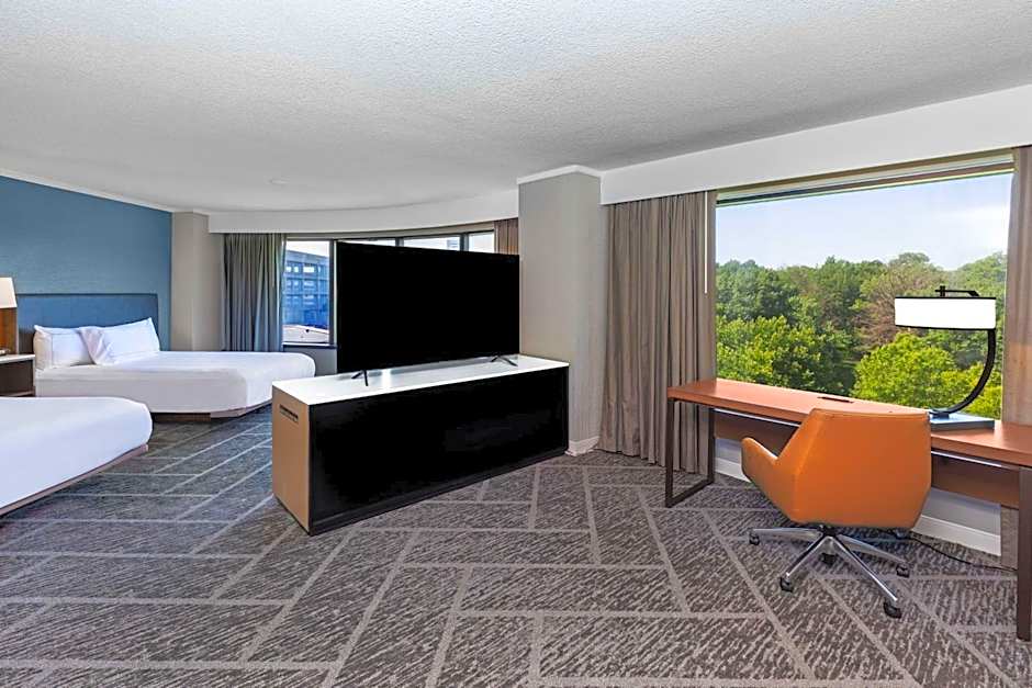 Photo 1 of 4 of Junior 2 Queen Beds Suite
