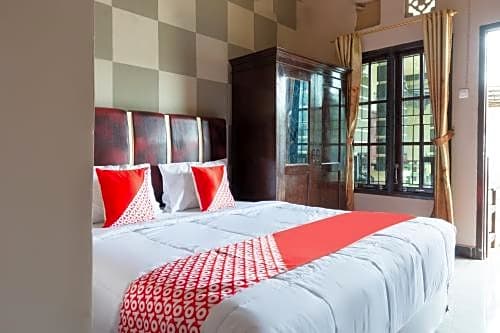 OYO 3044 Adelia Residence